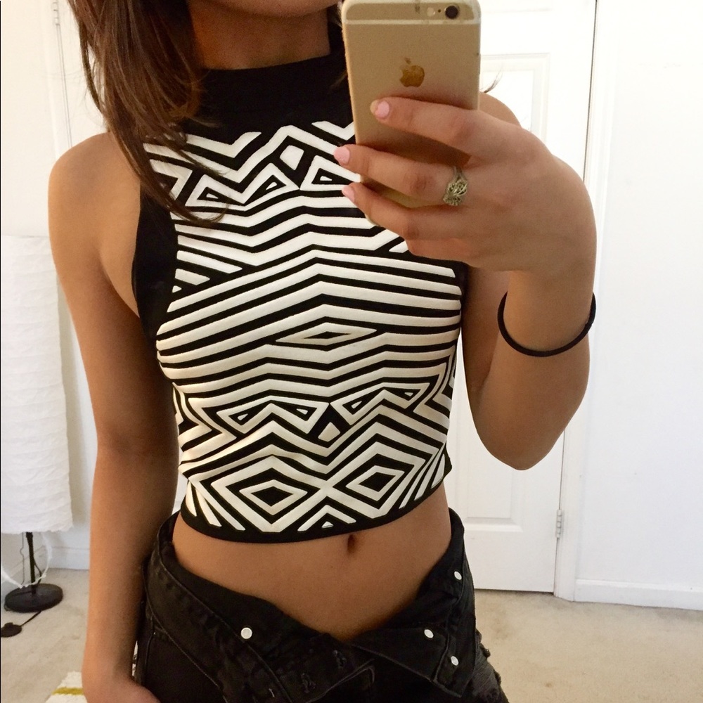 High neck abstract print crop top